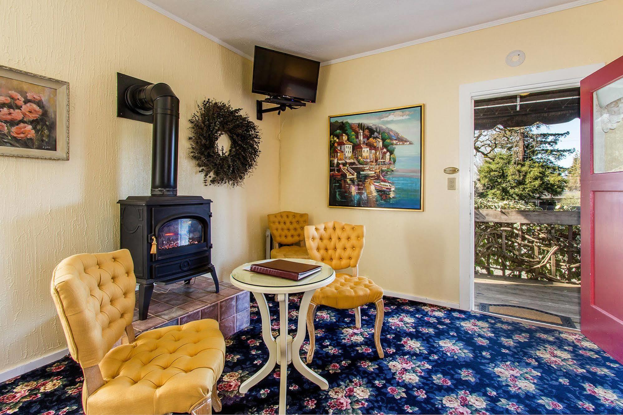 Shady Oaks Country Inn St. Helena Exterior photo